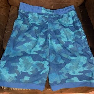 Boys XL Swim Trunks. Columbia Brand. EUC.